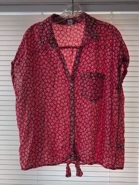 Old Navy Red Floral Button-Front Tie-Hem Shirt